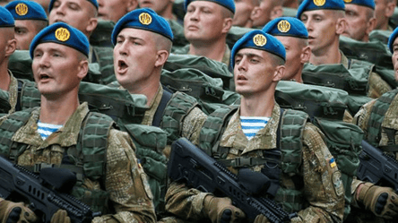 Українські десантники знищили польовий табір росіян: вражаюче відео - 285x160
