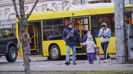 Бесплатный проезд в общественном транспорте: кто имеет льготы в ноябре - 285x160
