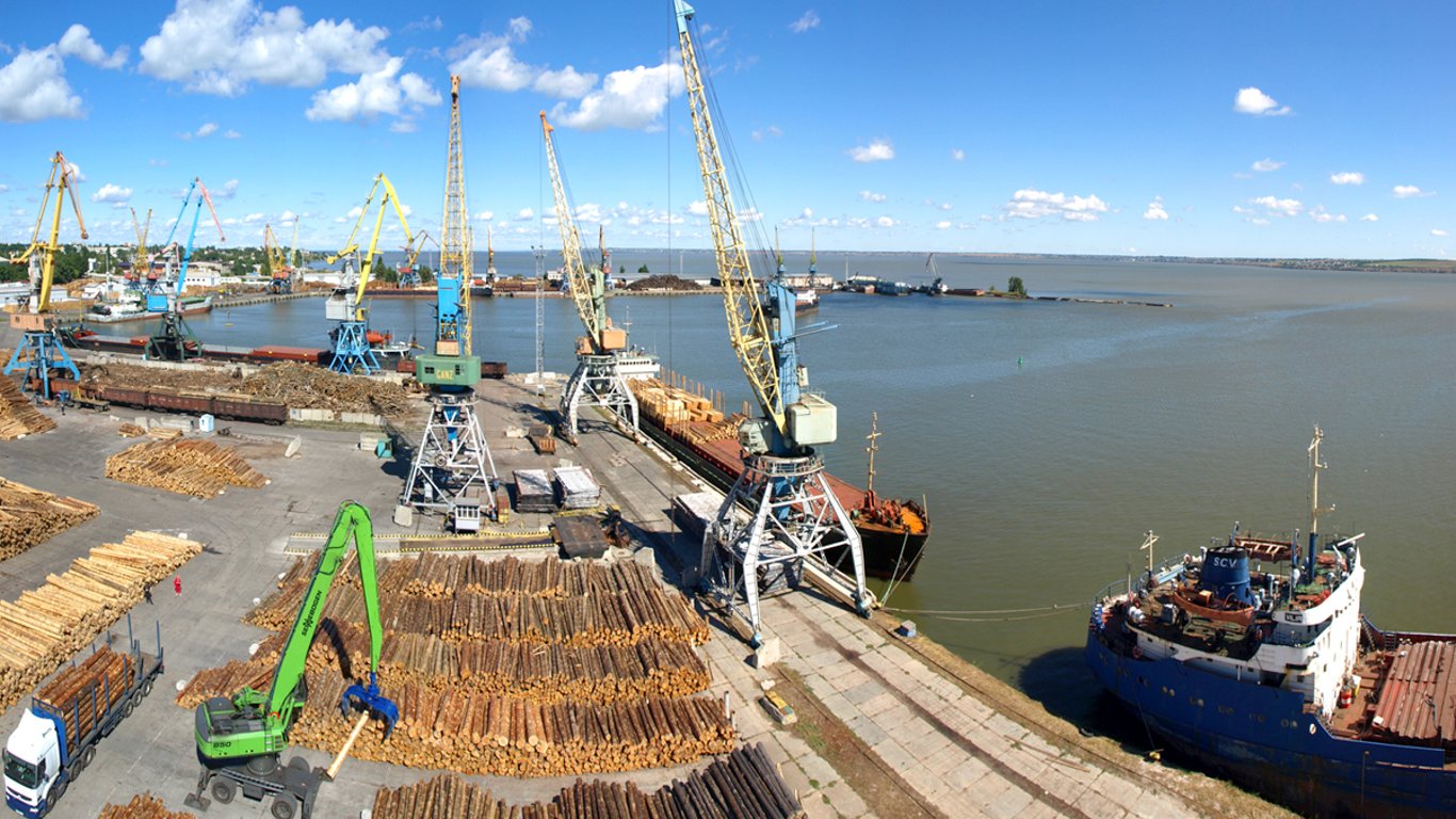 Белгород-Днестровский порт продает имущество - в чем причина