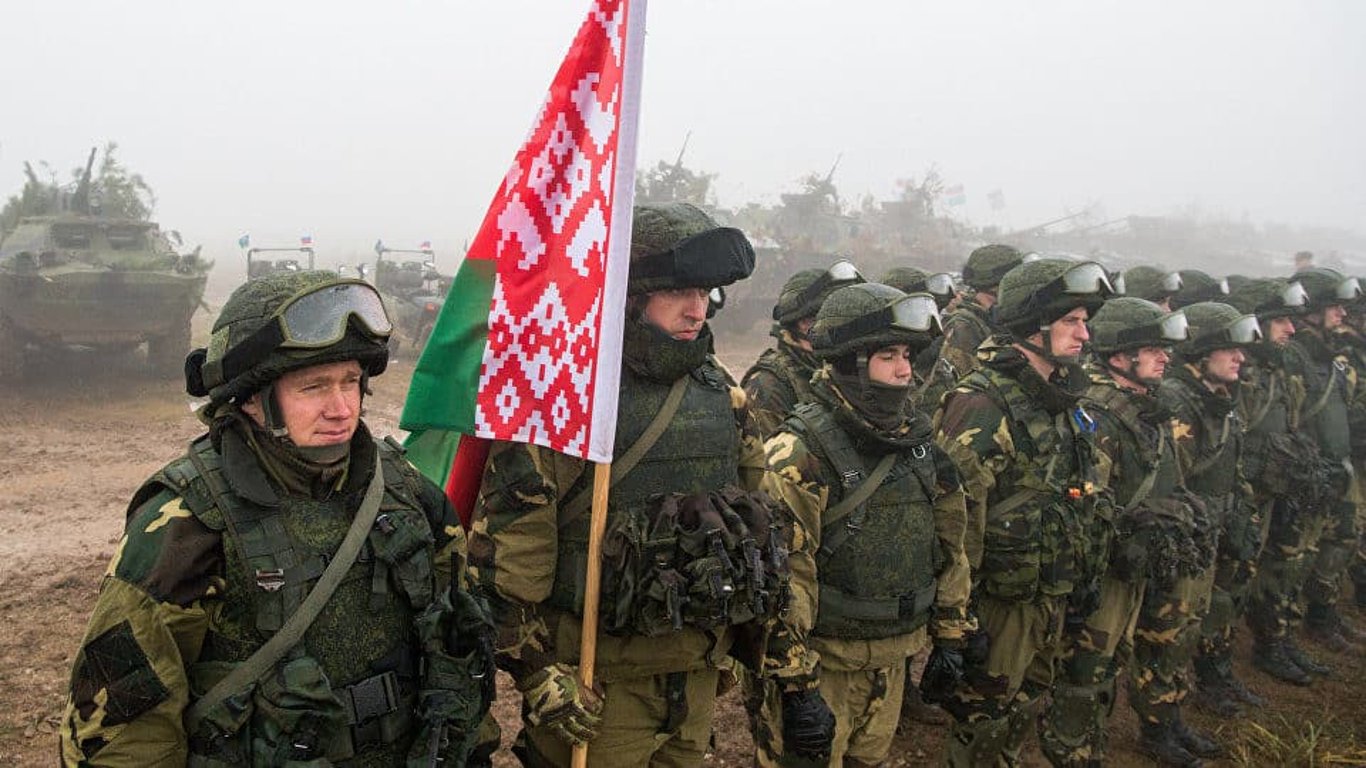 Білоруські військові не хочуть воювати проти України і ховаються в лісі