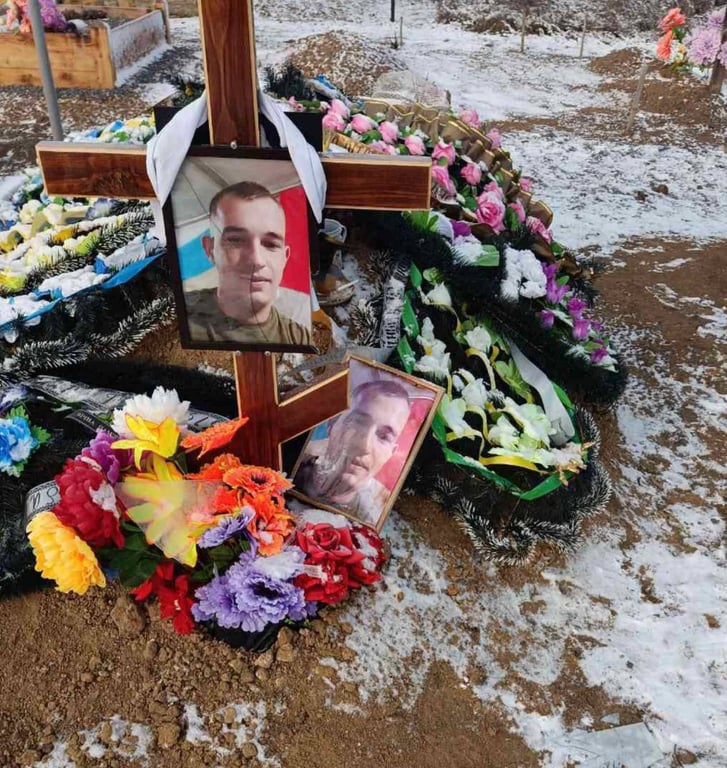 Зловили підлітків, які пошкодили могили військових на Одещині - фото 1