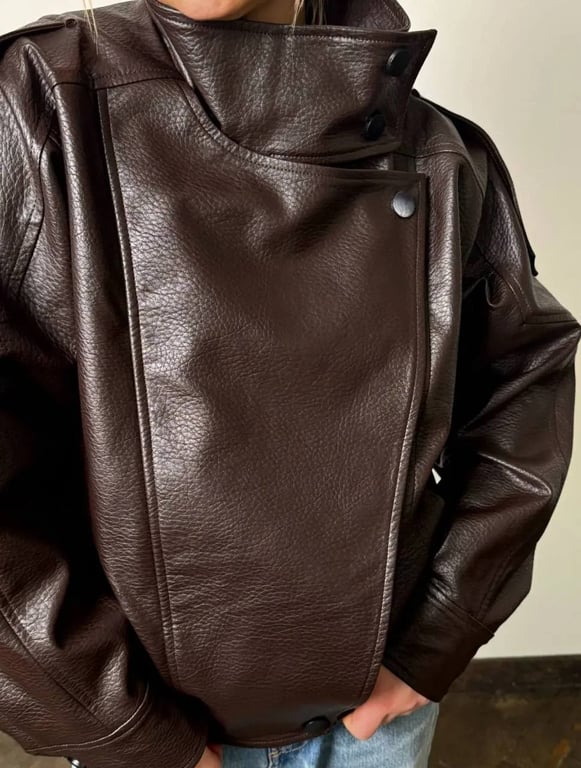 Шкіряна куртка, яка комбінується майже з усім