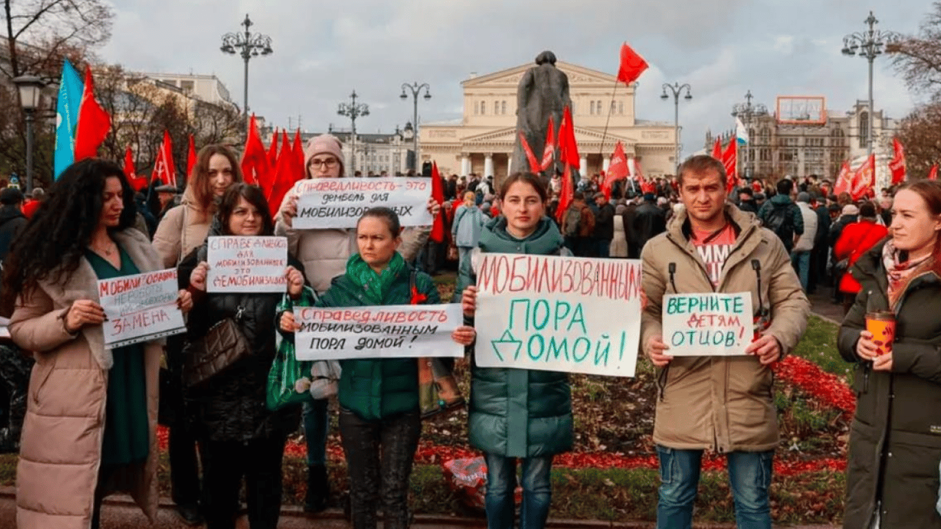 Жены оккупантов недовольны отсутствием ротаций — британская разведка оценила последствия протестов