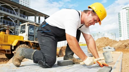 Нова вакансія в "Азові" — потрібні люди на будівництво - 290x160