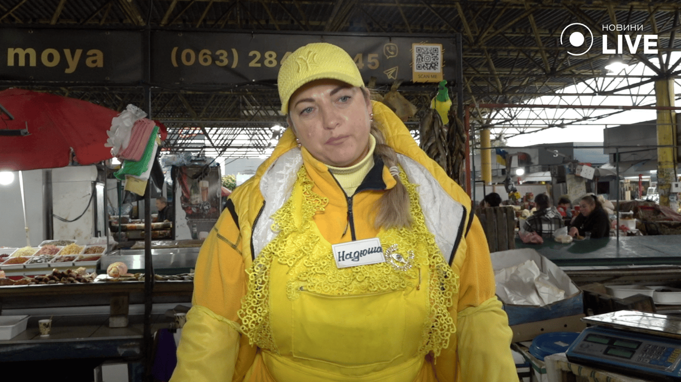 продавчиня Надія про засолену рибу