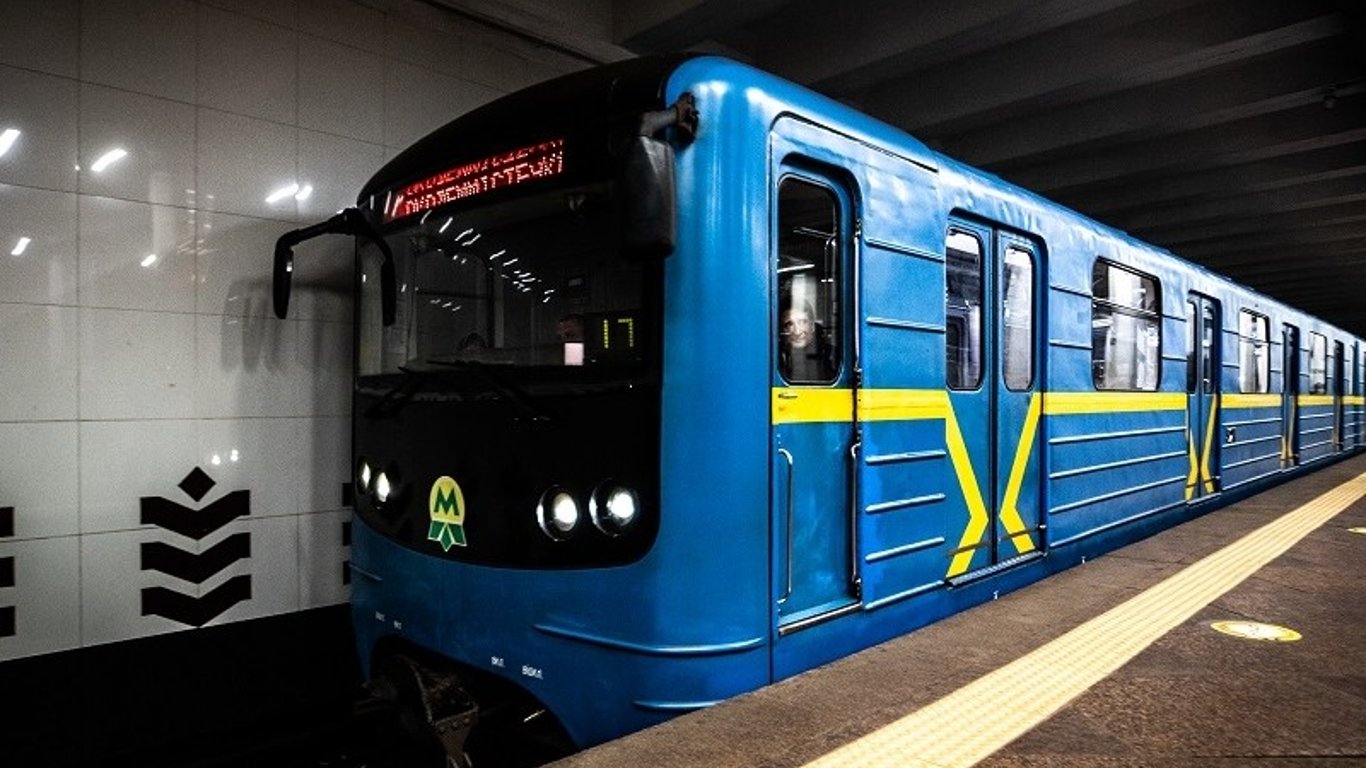 Стало известно, когда на закрытых станциях киевского метро запустят челночное движение