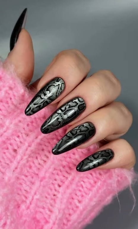 Святковий манікюр 2025 — стильні ідеї на Новий рік - фото 2