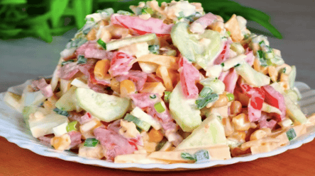 Салат "Несравненный" — понадобится 150 г колбасы и 120 г сыра - 285x160