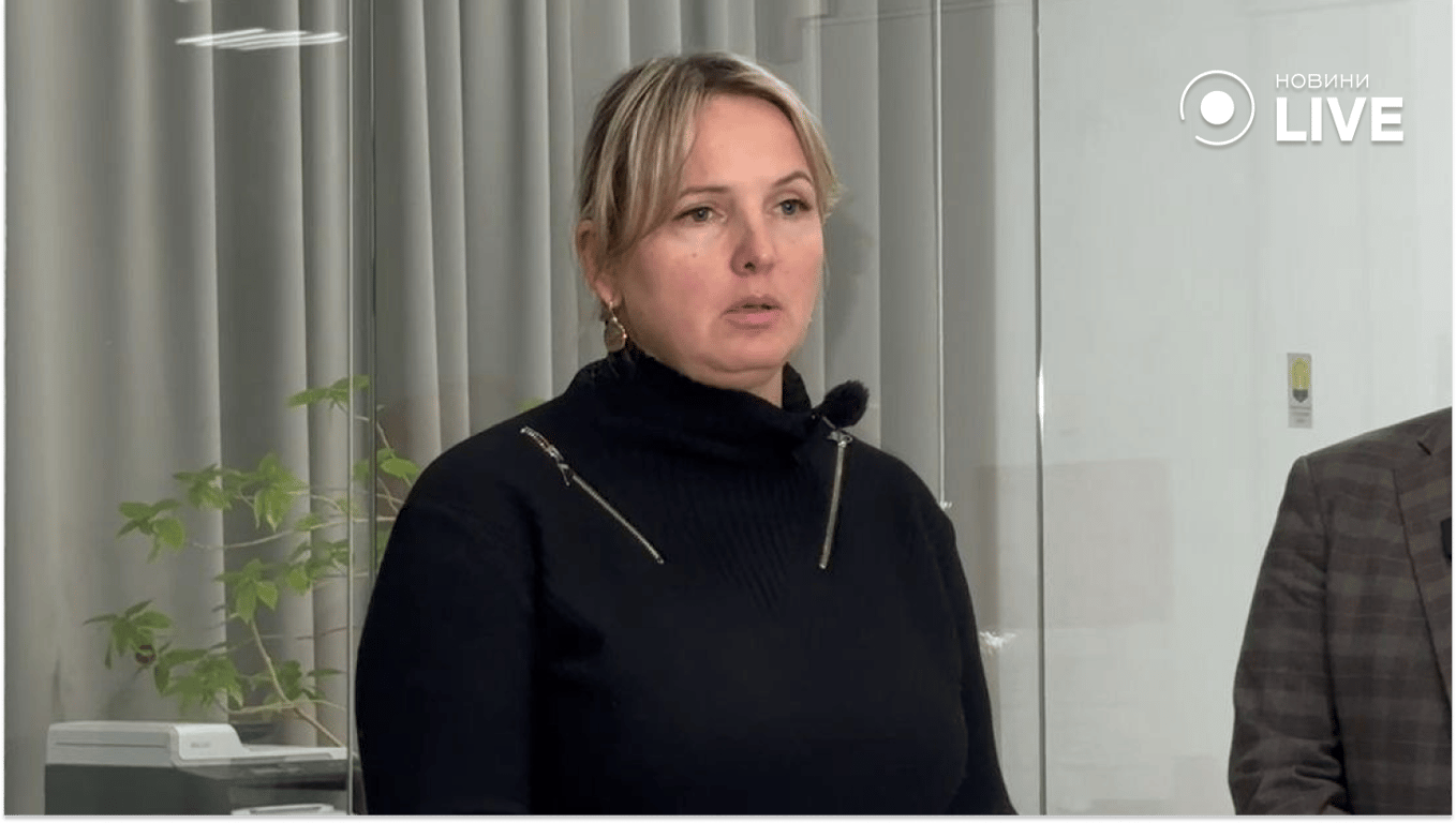 Чорне море в Одесі забруднене олією