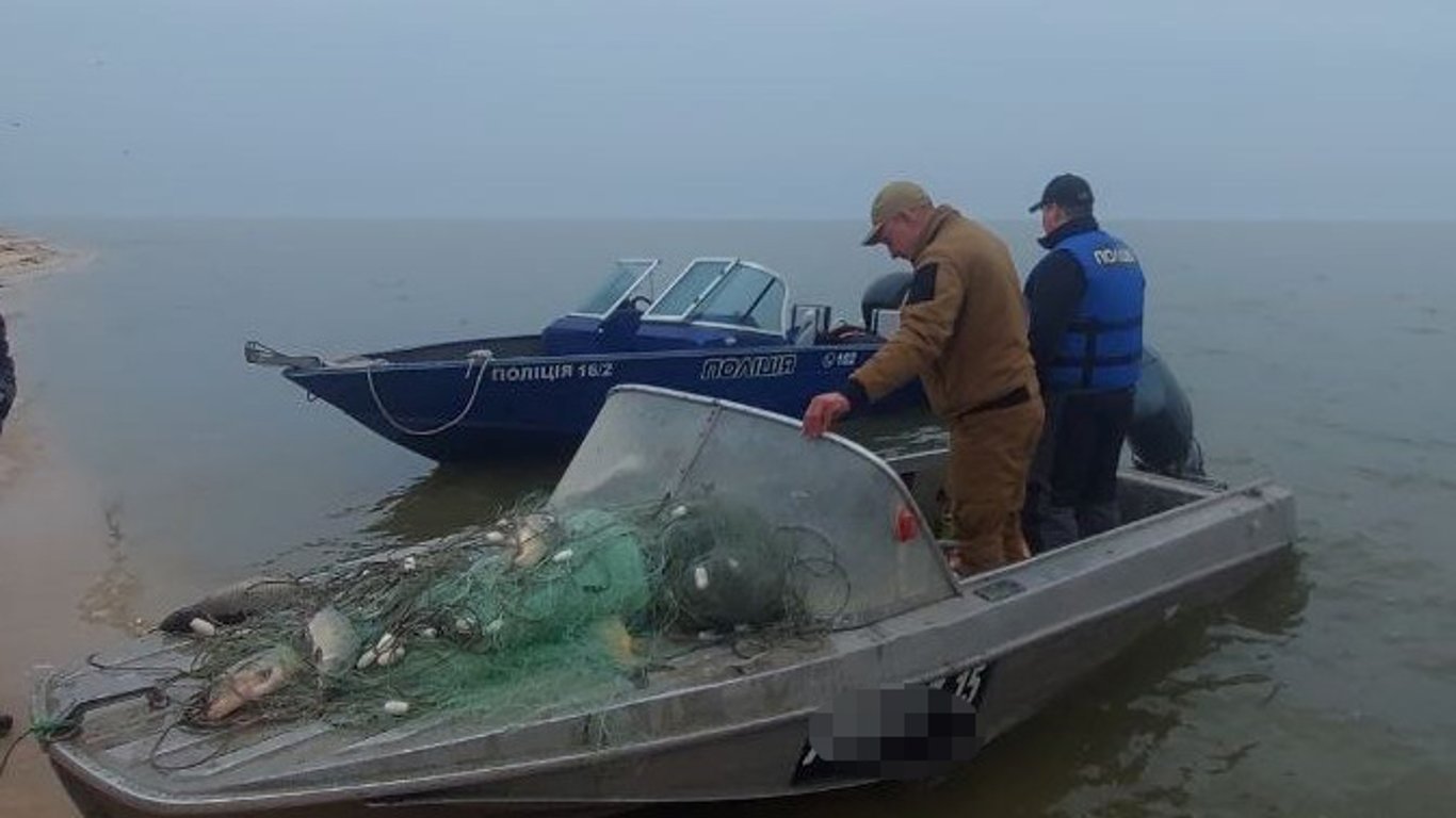 Рибалка майже на мільйон: правоохоронці Одещини викрили браконьєра