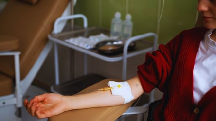 Здавати кров навіть корисно: у МОЗ спростували міфи про донорство - 285x160