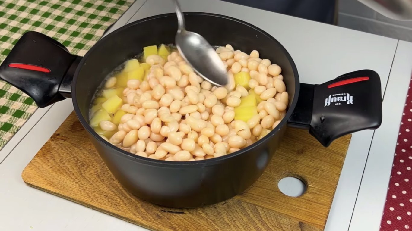 рецепт тушкованої картоплі з квасолею