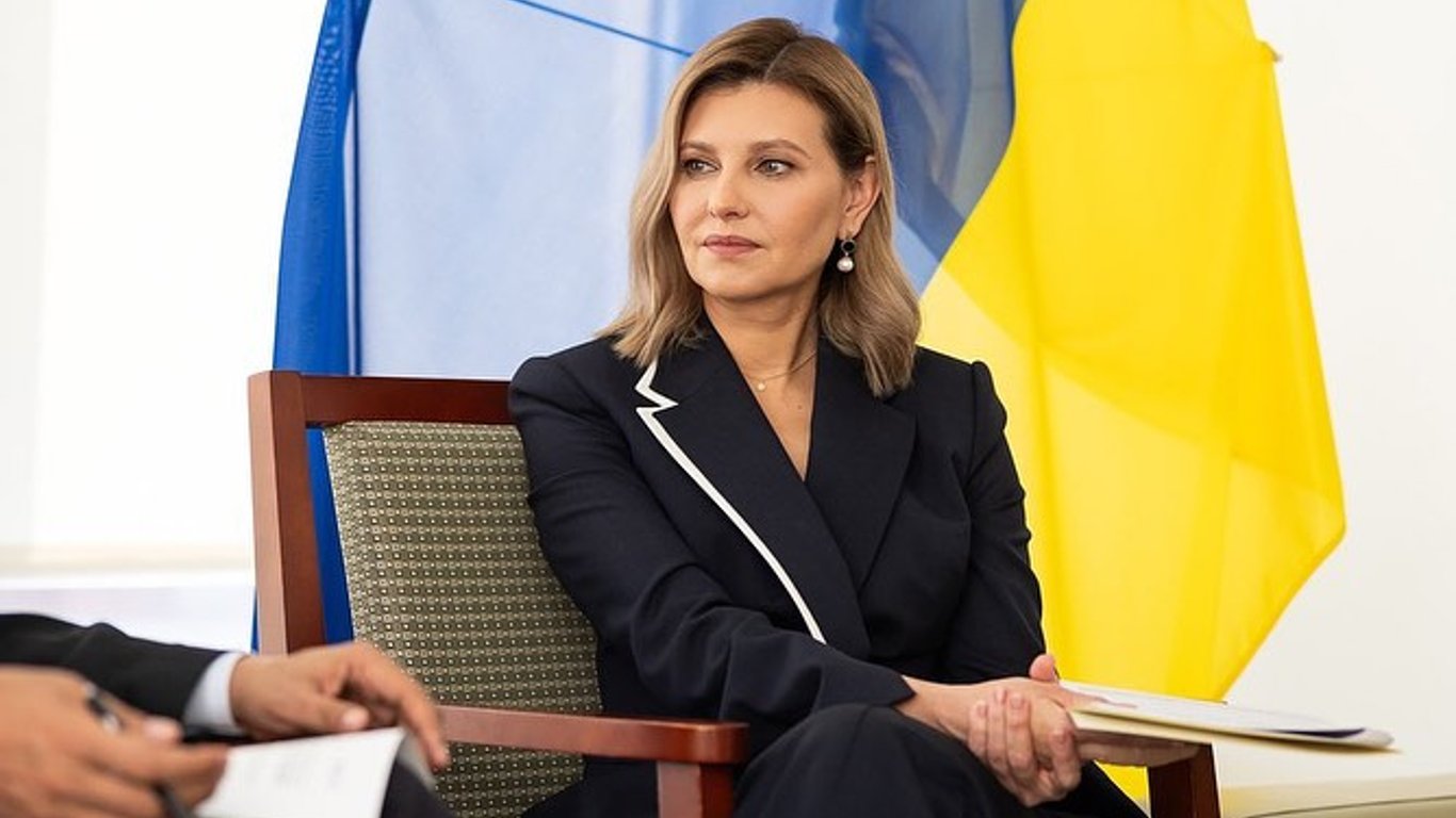 Елена Зеленская прибыла на Генассамблею ООН в символическом костюме от украинского бренда