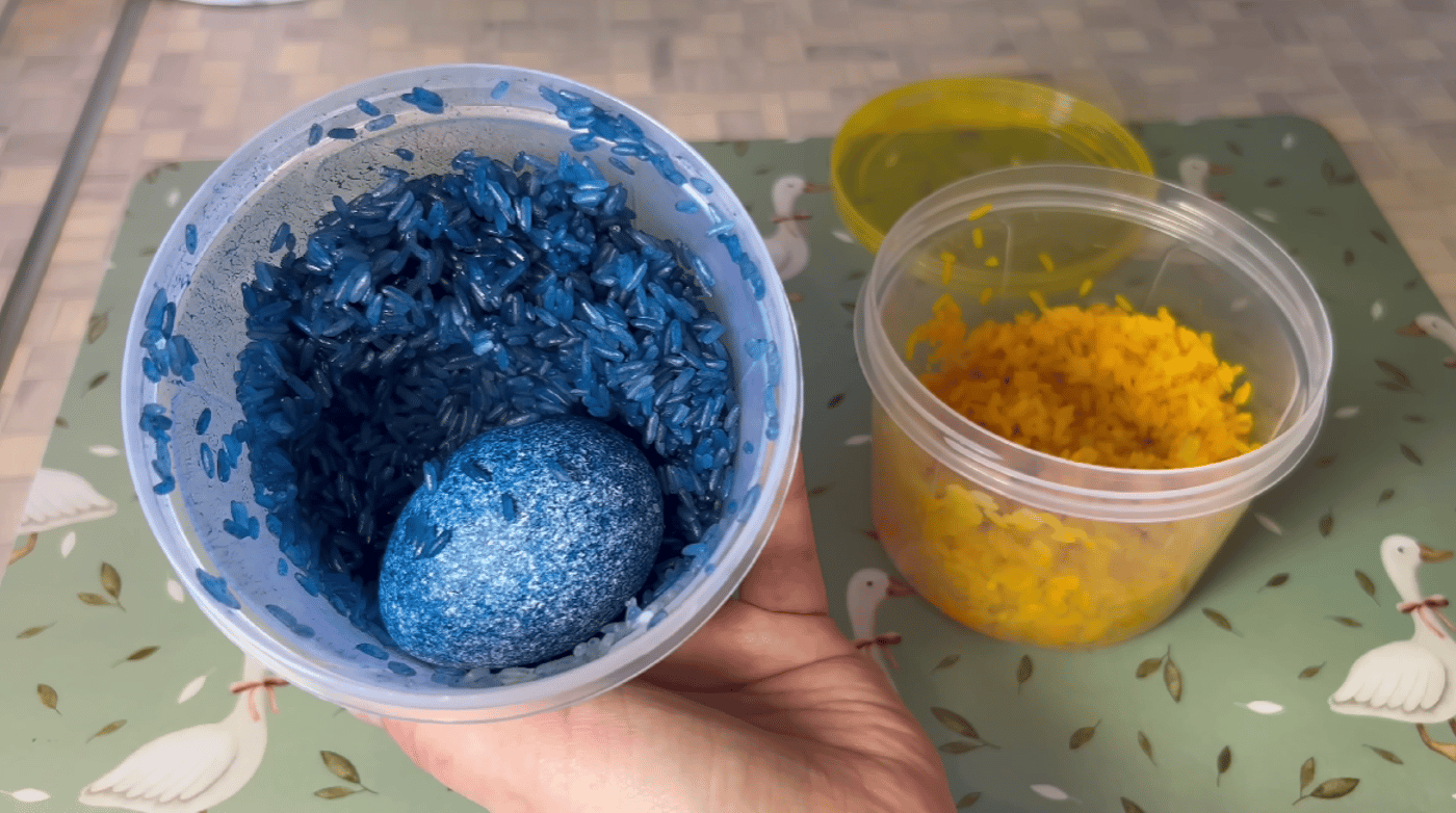 Як пофарбувати крашанки рисом - лайфхак