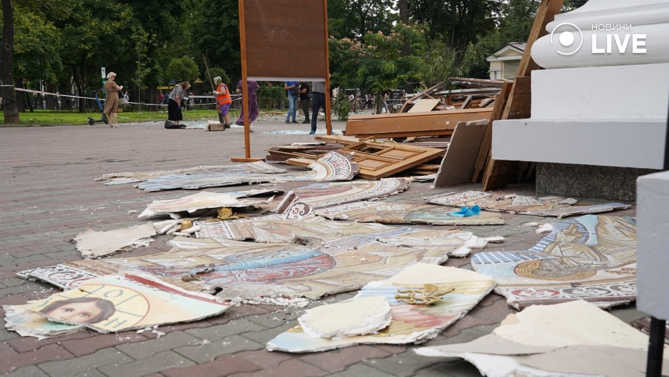 Фоторепортаж до третьої річниці обстрілу Одеси