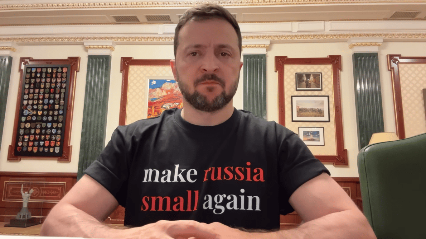 Volodymyr Zelenskyy drives Russians crazy with new T-shirt — photos, details