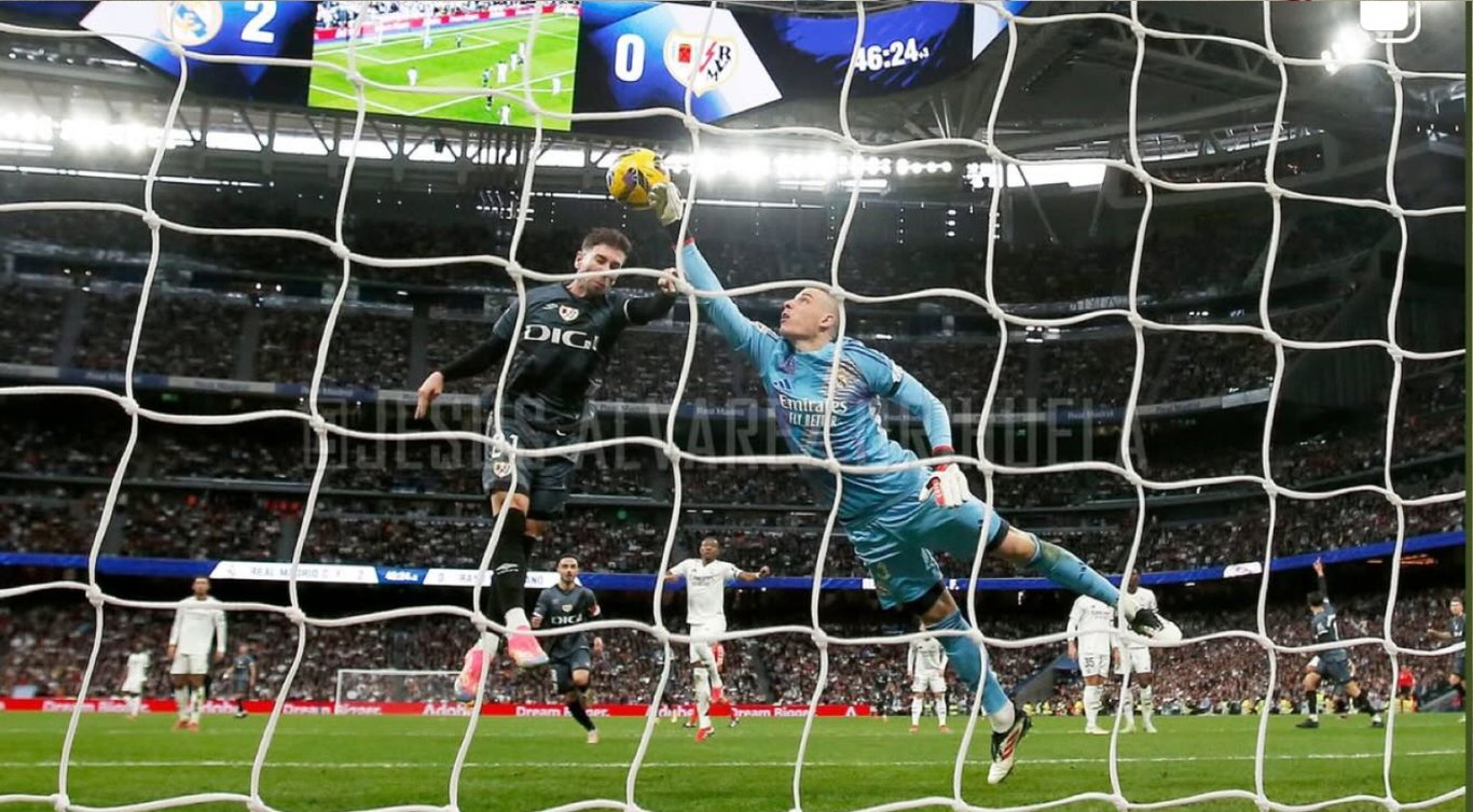 Андрей Лунин