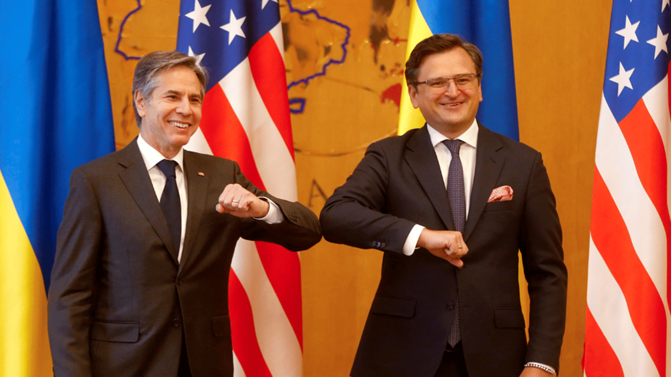 Блинкен и Кулеба обсудили укрепление обороноспособности Украины