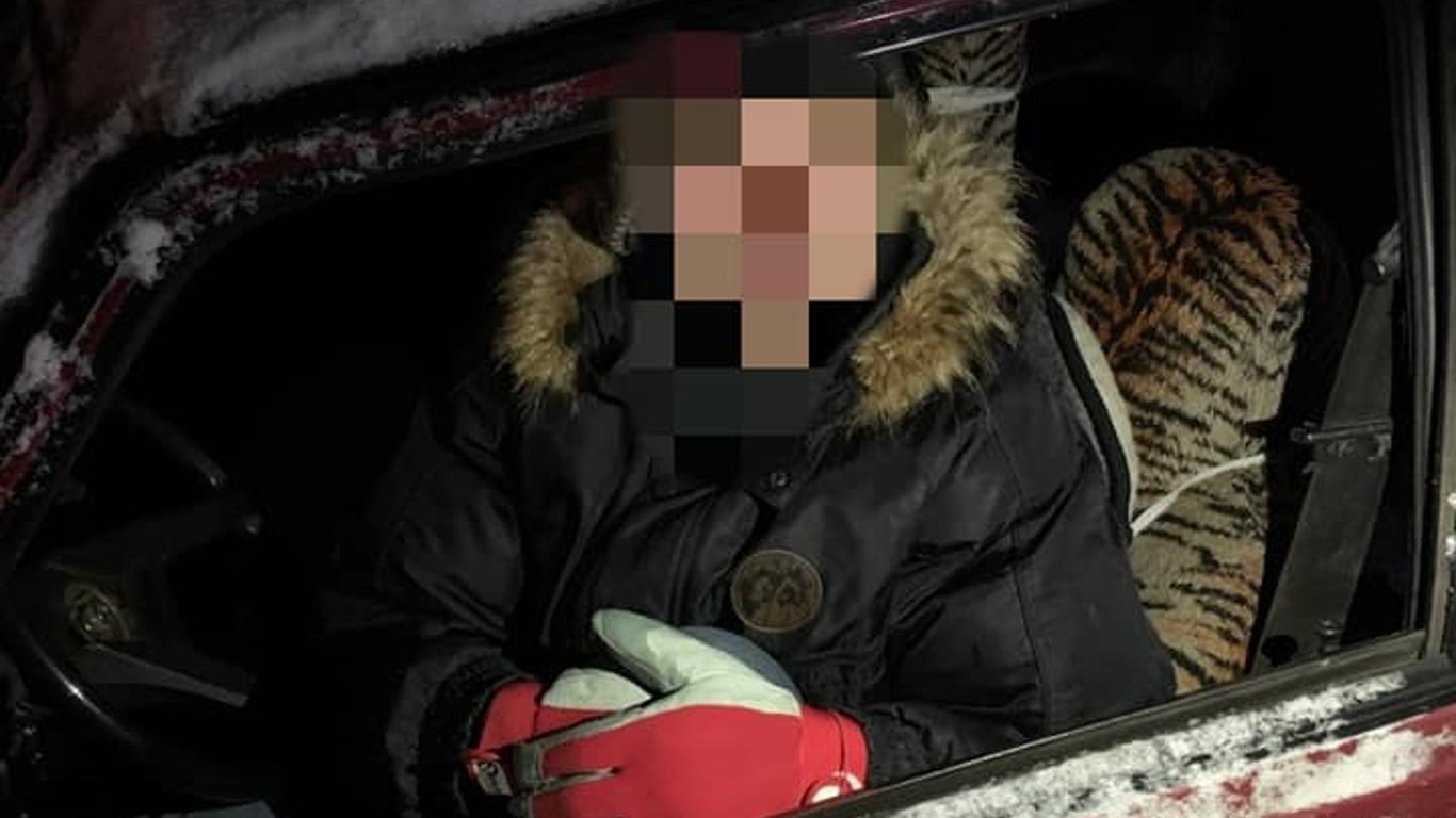 Во Львове бездомные хотели угнать авто – фото полиции