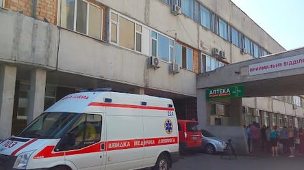 Под "солями": голый мужчина устроил дебош в киевской больнице. Фото - 285x160