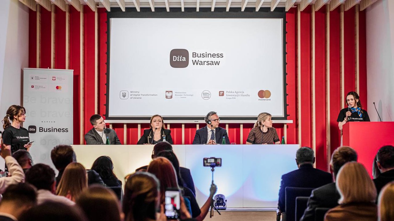 Бизнес в Польше – в Варшаве заработал Дия.Бизнес для украинских предпринимателей и беженцев