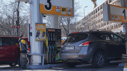 Ціни на пальне в Україні знову підвищились — якою буде вартість бензину завтра - 285x160