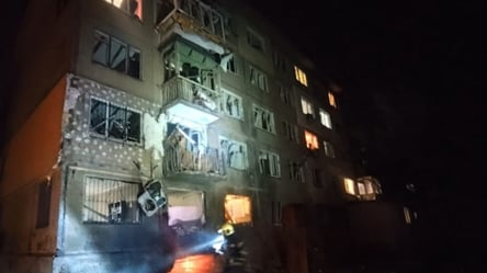 РФ обстріляла п'ятиповерхівку в Києві: постраждали люди - 290x160