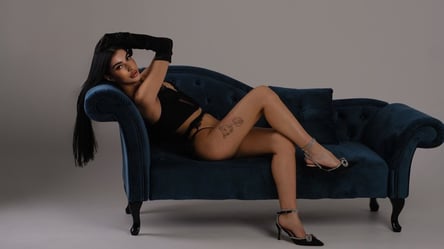 У нападающего сборной Украины U-20 очень горячая жена — фото - 285x160