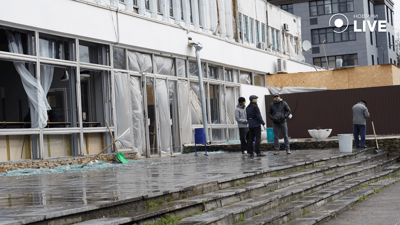 Пошкоджені будинки та Палац спорту — ворог атакував Одесу балістикою - фото 5