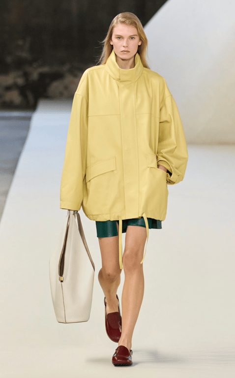 Яскраві лофери можуть стати родзинкою образу