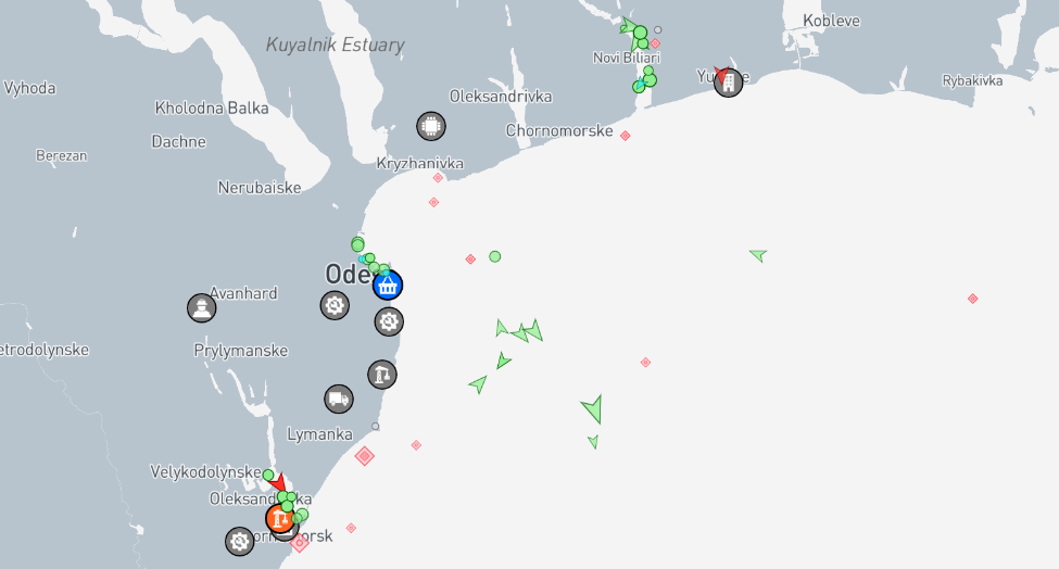 Первое судно с контейнерами в порту Черноморске — работа портов не останавливается - фото 1