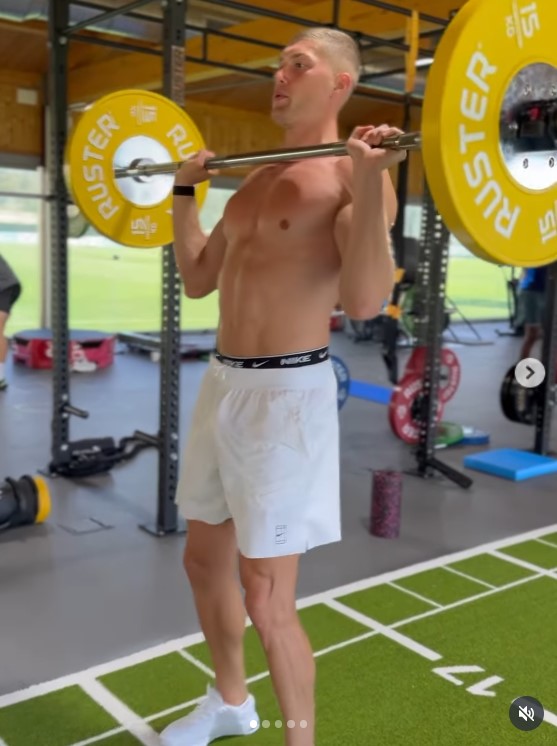 Артем Довбик