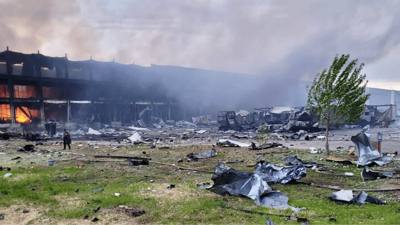 Знищили гуманітарку: окупанти пошкодили склад Червоного Хреста на Одещині