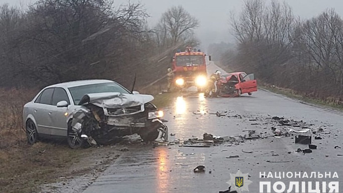 На Львовщине столкнулись два автомобиля — один из водителей погиб