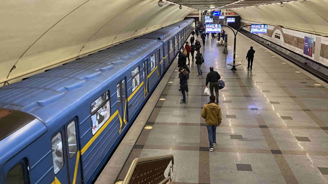 У київському метро відкриють раніше закриті вестибюлі на 10 станціях: перелік