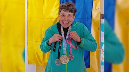74-летняя львовская волонтерша выиграла три медали на марафоне в Кракове - 285x160