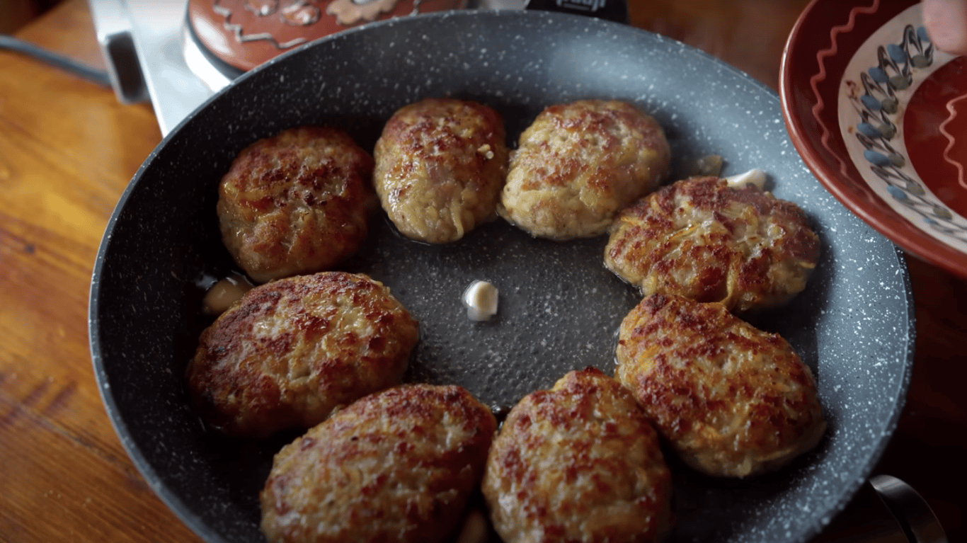 котлети зі свинини з додаванням тертої картоплі за рецептом тернопільської кухні