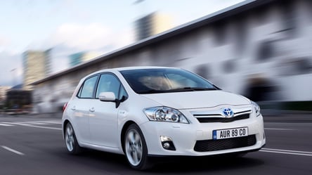 Вживана Toyota Auris I — переваги та приховані мінуси - 290x160