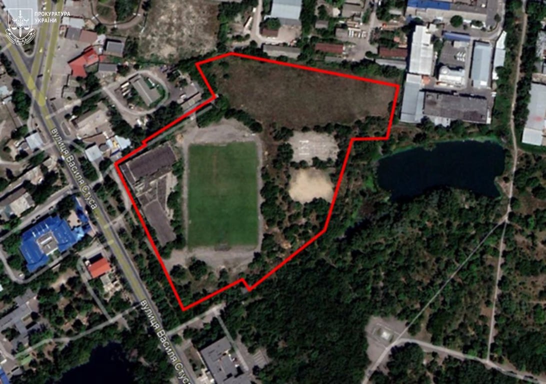 Ділянка в парку Савицького