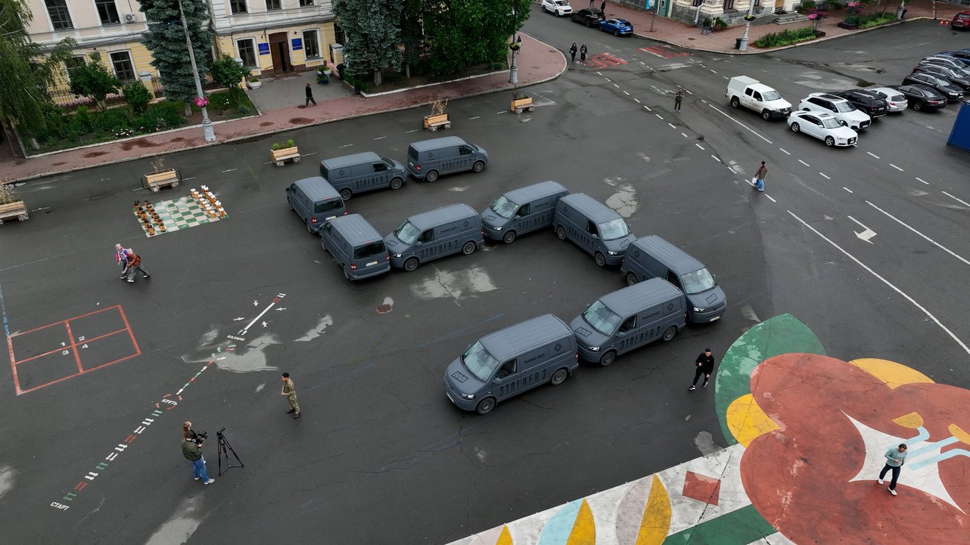 MK Foundation передав 10 мікроавтобусів воїнам 5-ї ОШБр