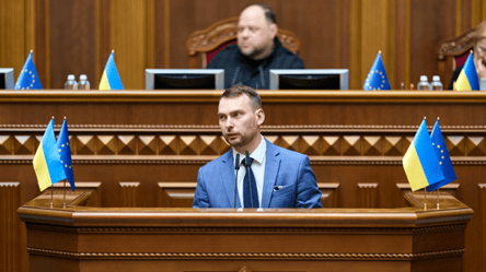 Бронювання можуть обмежити до 60–70%: Железняк розповів деталі - 290x166