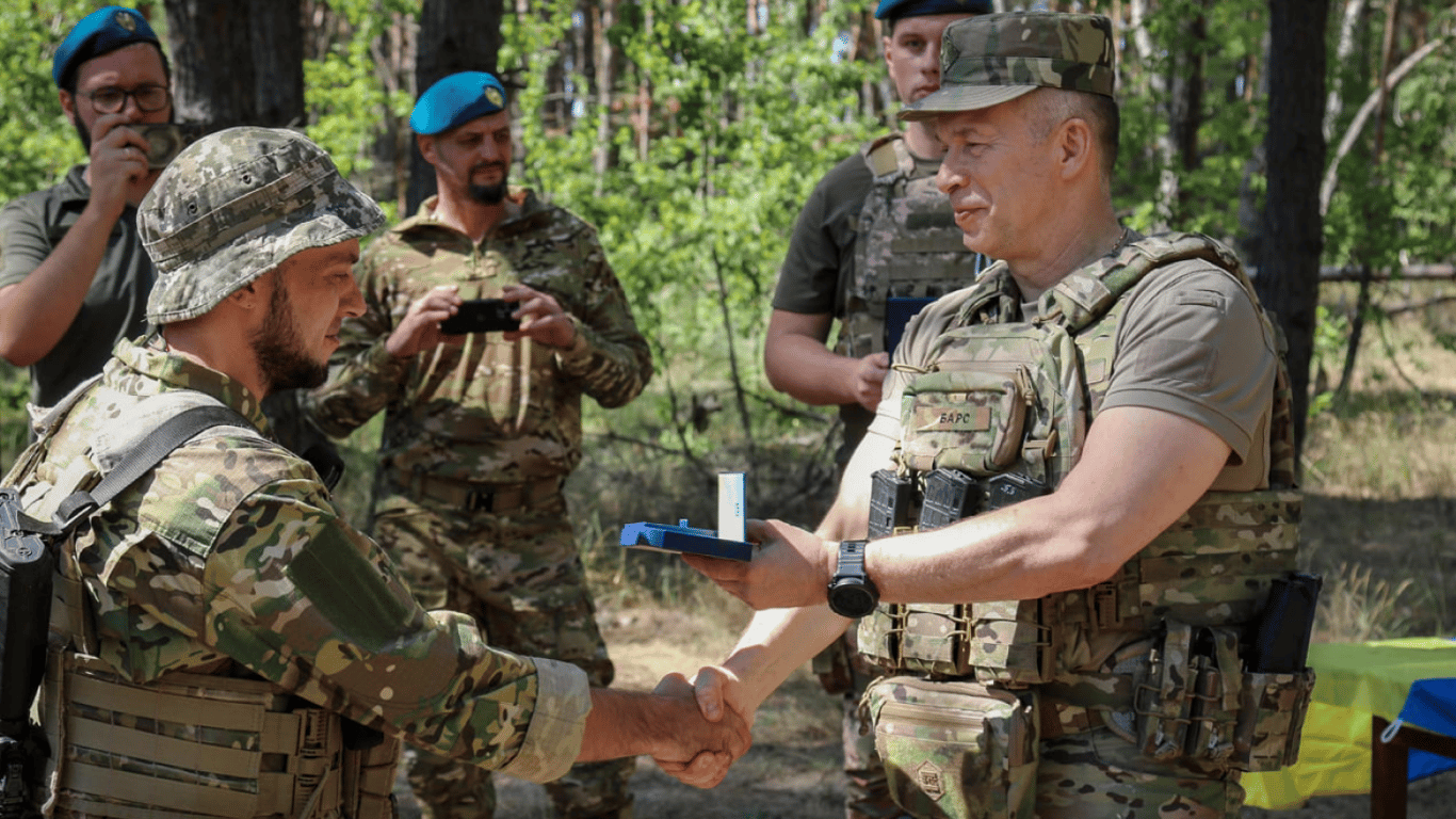 Олександр Сирський показав церемонію нагородження морпіхів 36 ОБрМП