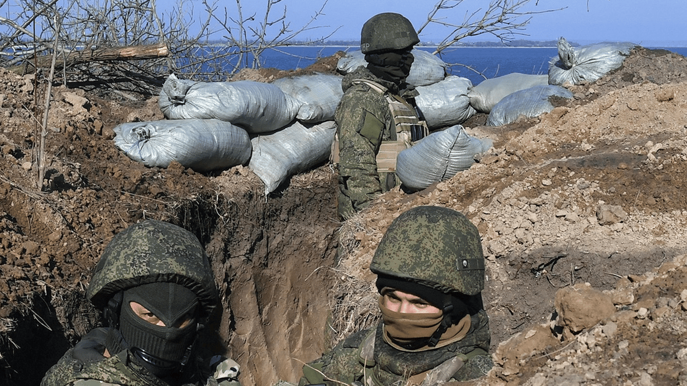 Россияне активно строят окопы возле Мелитополя, — Федоров