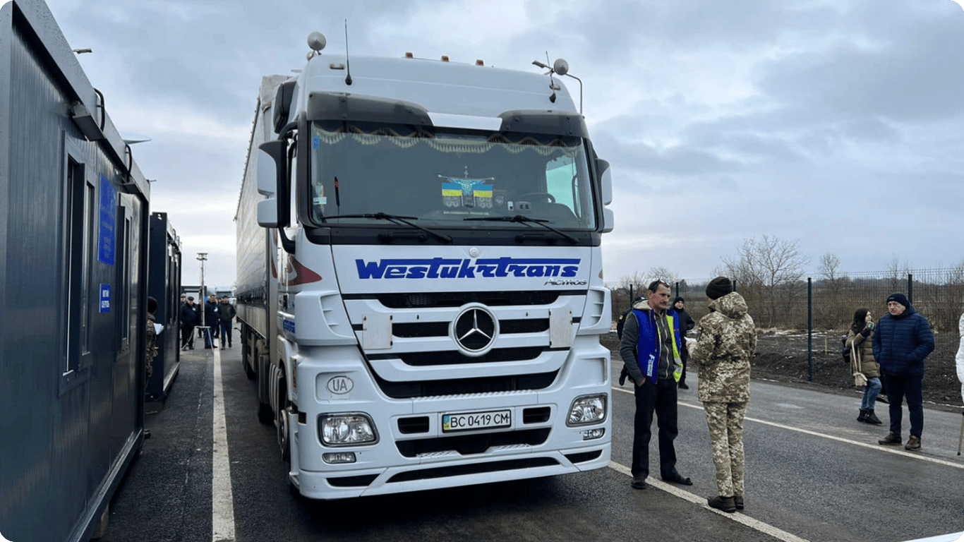 В Україні судитимуть митників, які допомогли імпортувати вантажівки з мільйонними збитками