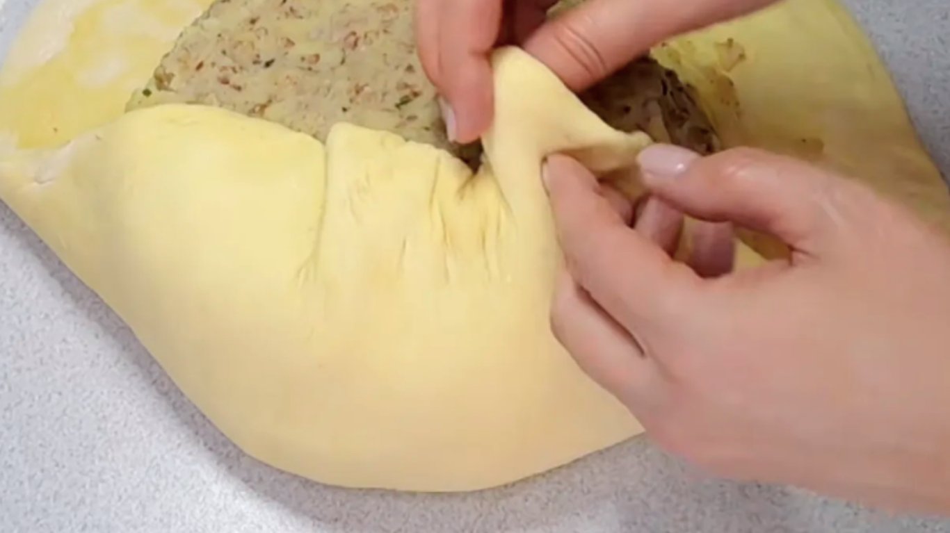 смачний пісний пиріг з картоплею