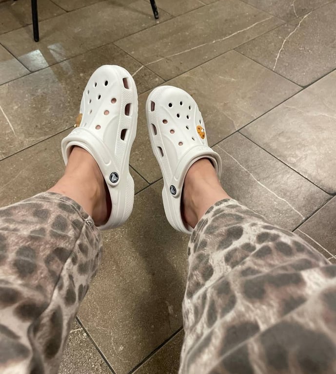 Крокси дуже поганий вибір для частого носіння 