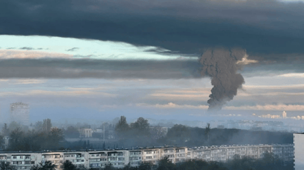 Smoke over Sevastopol — explosions were heard in the city - 285x160