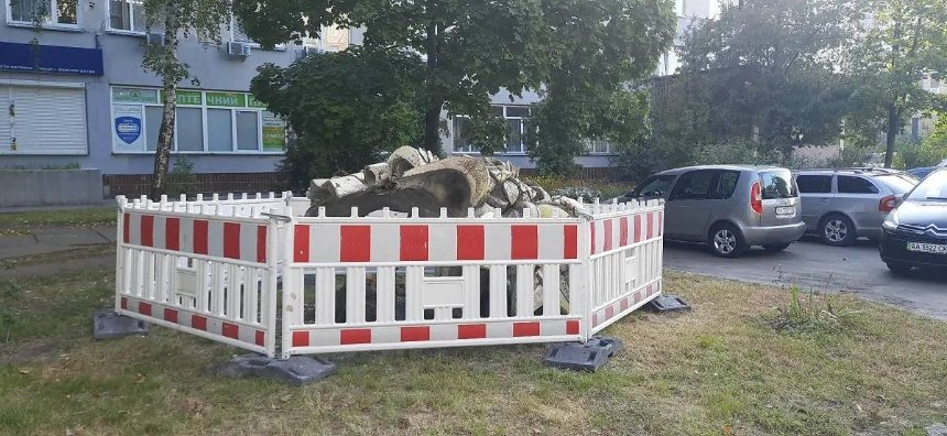 демонтаж скульптури