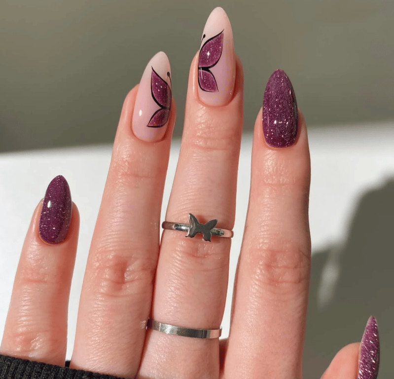 Метелики можна по-різному зобразити на нігтях