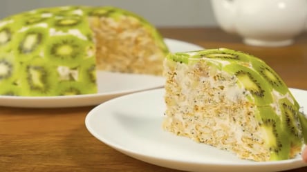 Торт із крекером, бананом і ківі без випічки — смачний десерт - 285x160